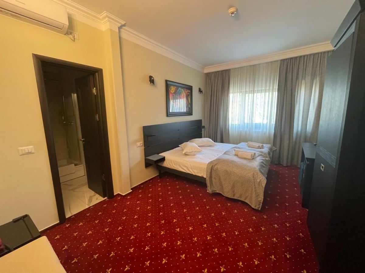 Casa Bucovineana Hotel ซูชาวา ภายนอก รูปภาพ