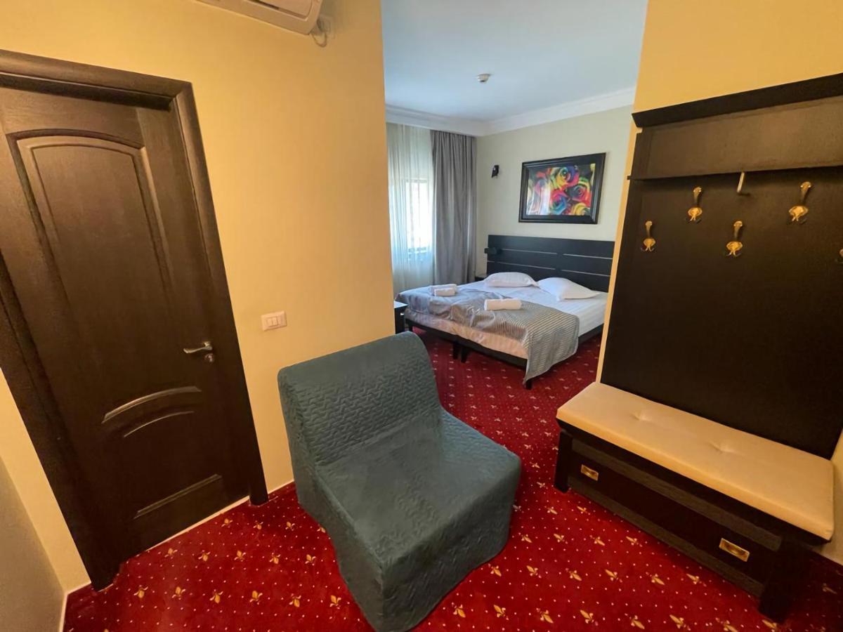 Casa Bucovineana Hotel ซูชาวา ภายนอก รูปภาพ