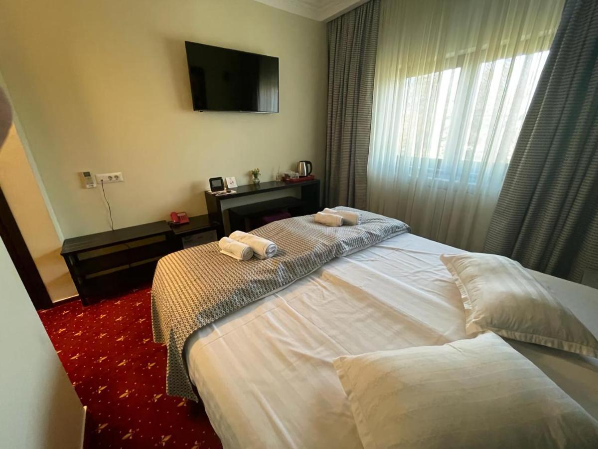 Casa Bucovineana Hotel ซูชาวา ภายนอก รูปภาพ