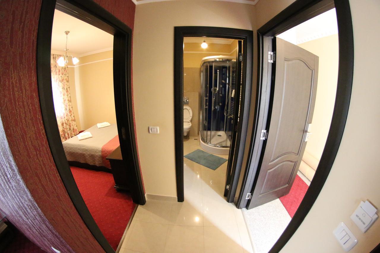 Casa Bucovineana Hotel ซูชาวา ภายนอก รูปภาพ