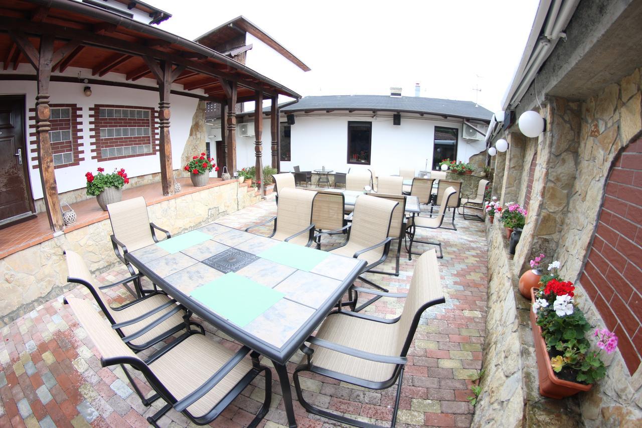 Casa Bucovineana Hotel ซูชาวา ภายนอก รูปภาพ