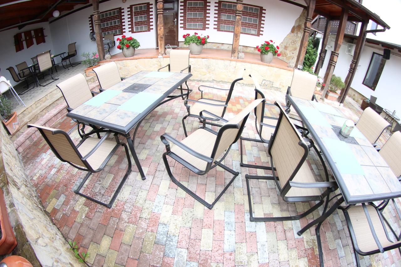 Casa Bucovineana Hotel ซูชาวา ภายนอก รูปภาพ