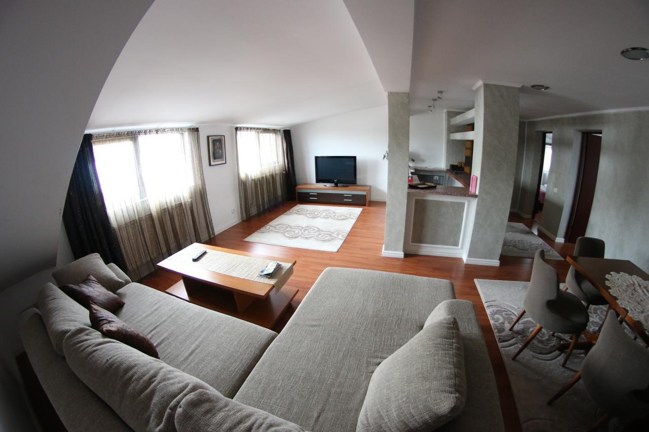 Casa Bucovineana Hotel ซูชาวา ภายนอก รูปภาพ