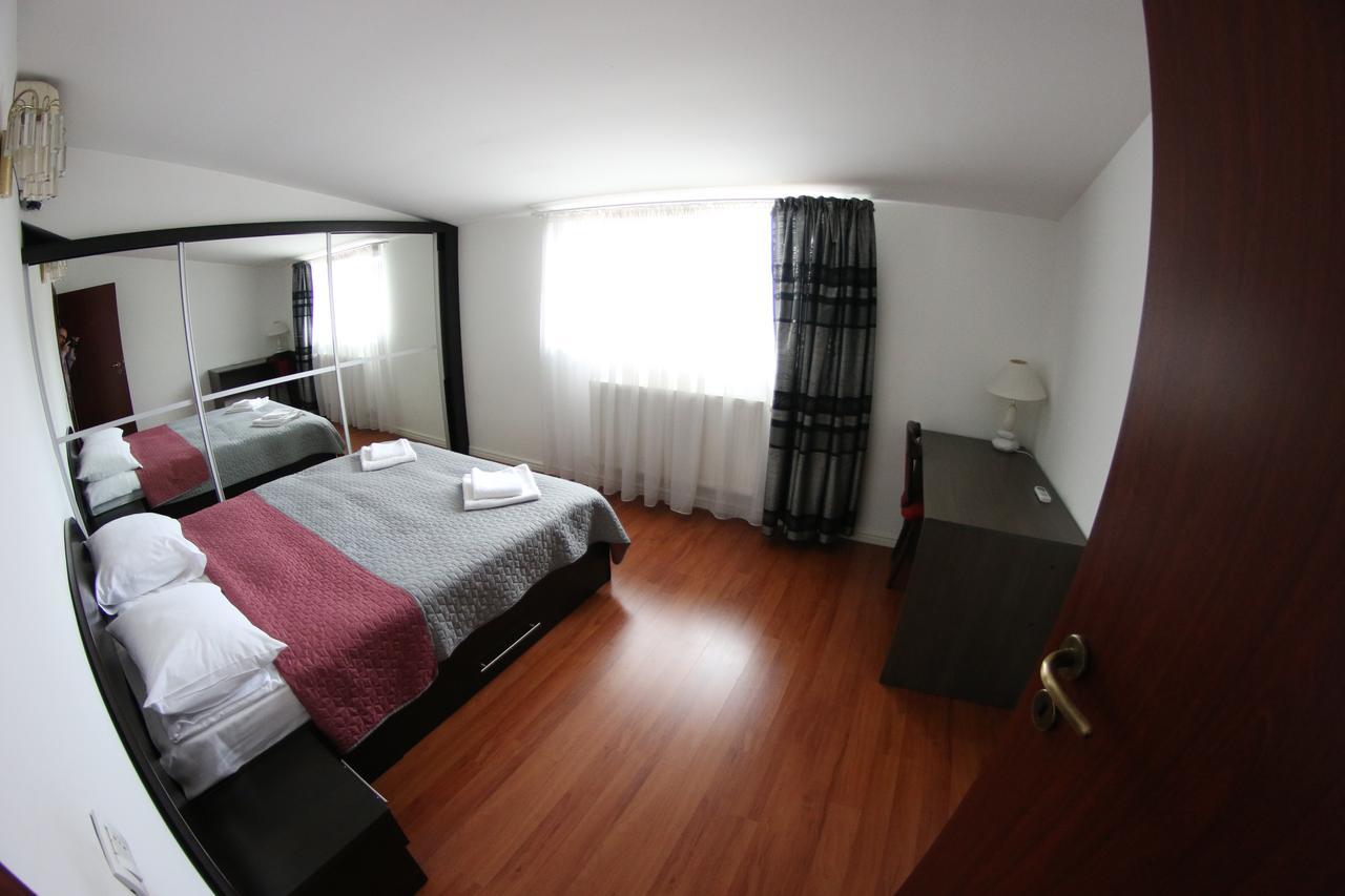 Casa Bucovineana Hotel ซูชาวา ภายนอก รูปภาพ