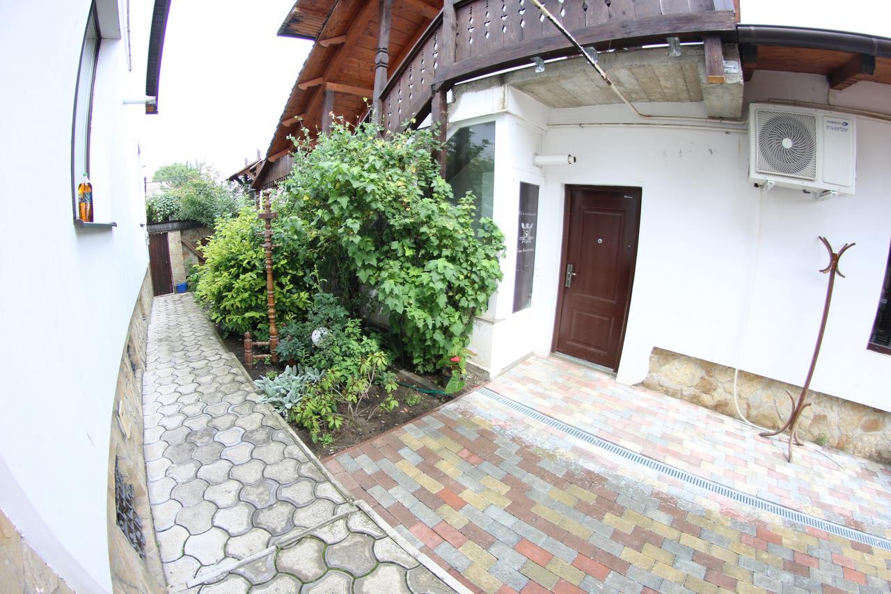 Casa Bucovineana Hotel ซูชาวา ภายนอก รูปภาพ