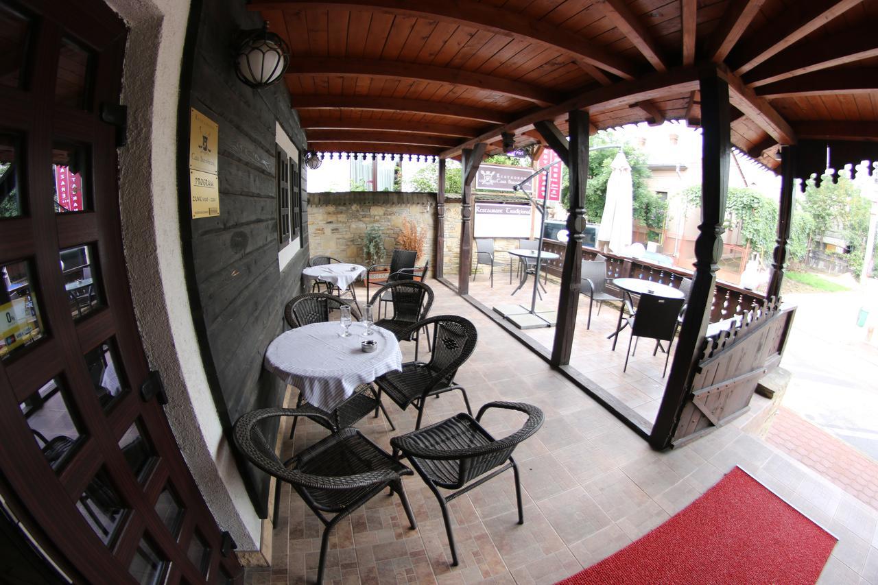 Casa Bucovineana Hotel ซูชาวา ภายนอก รูปภาพ