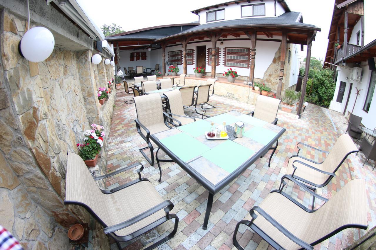 Casa Bucovineana Hotel ซูชาวา ภายนอก รูปภาพ