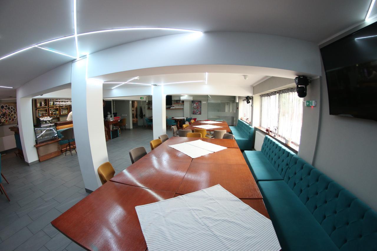 Casa Bucovineana Hotel ซูชาวา ภายนอก รูปภาพ