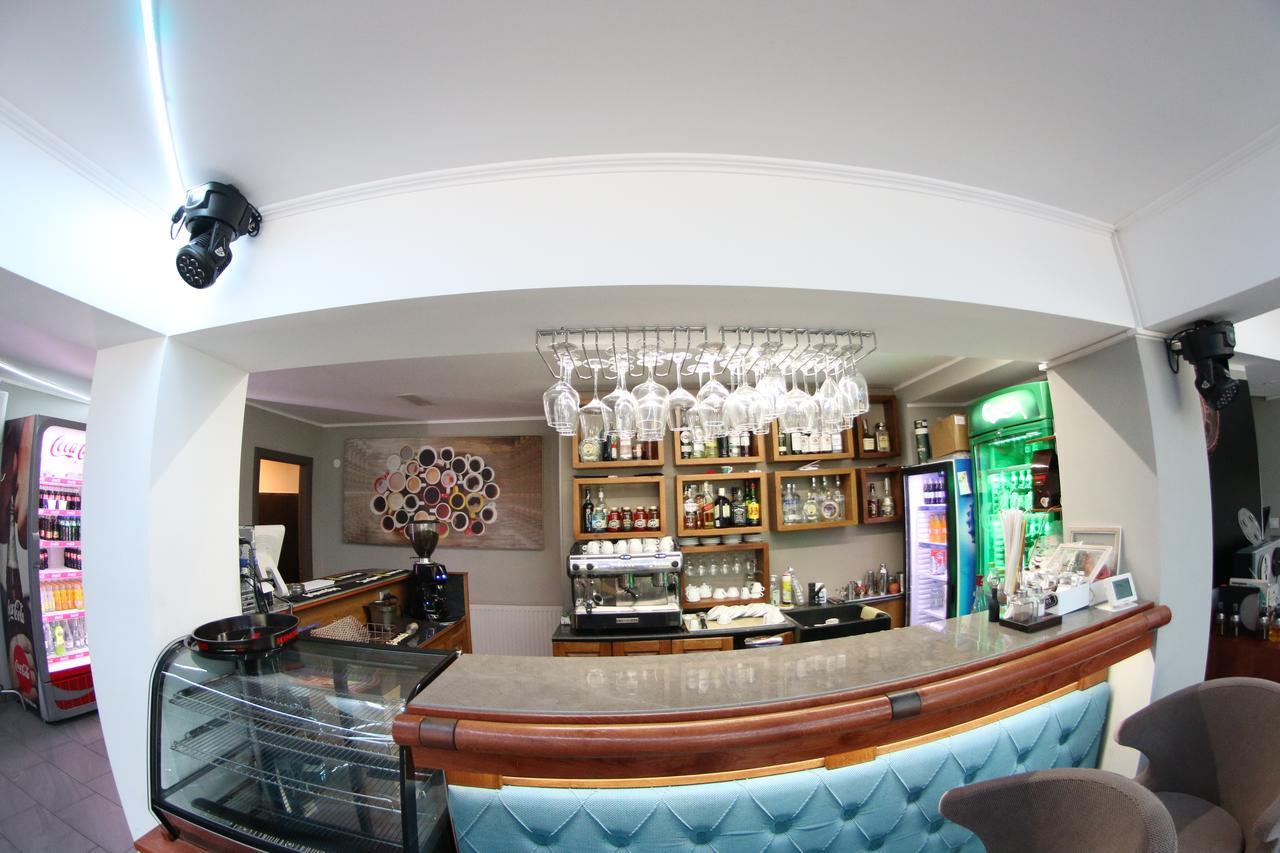 Casa Bucovineana Hotel ซูชาวา ภายนอก รูปภาพ