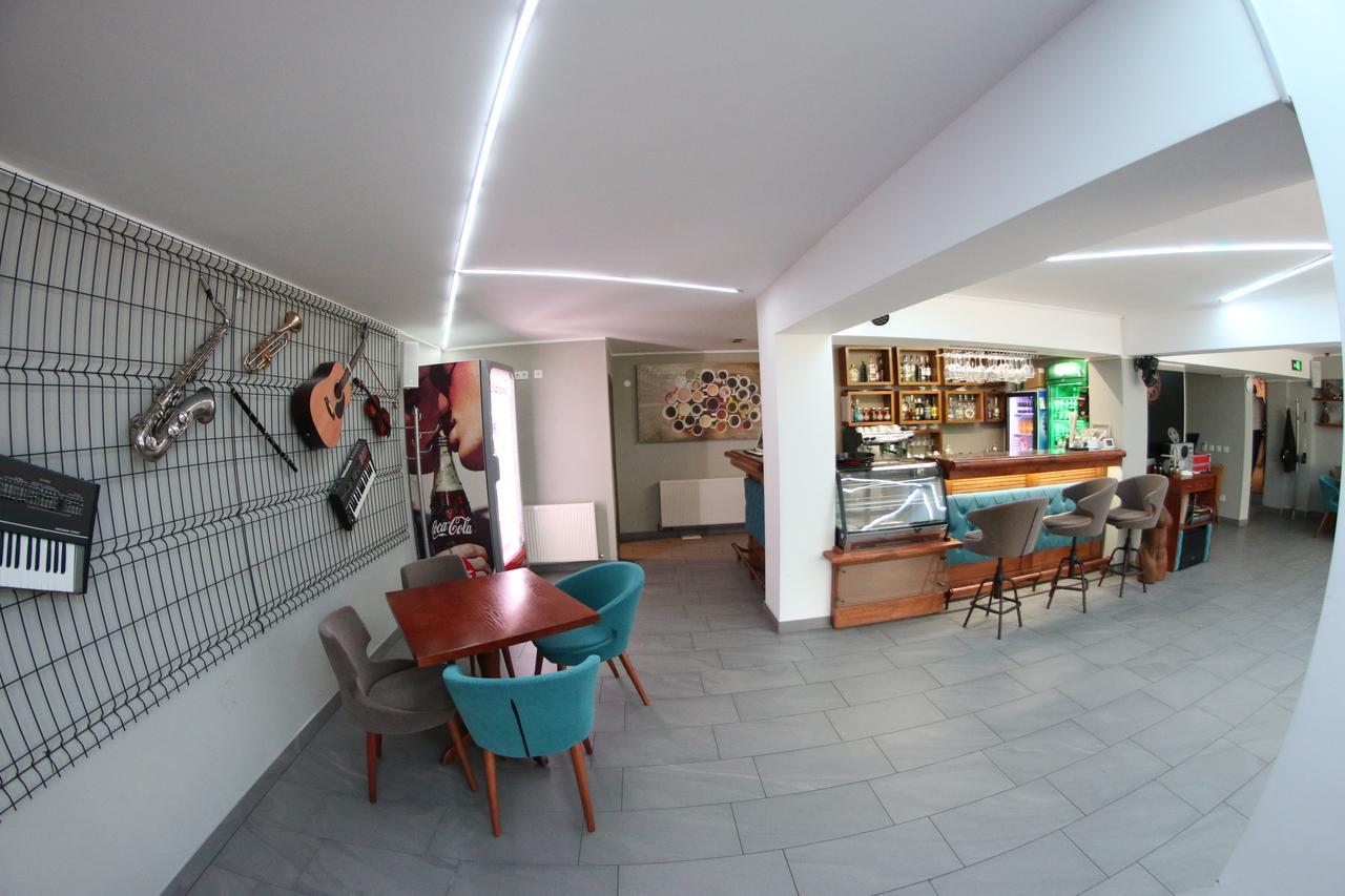 Casa Bucovineana Hotel ซูชาวา ภายนอก รูปภาพ
