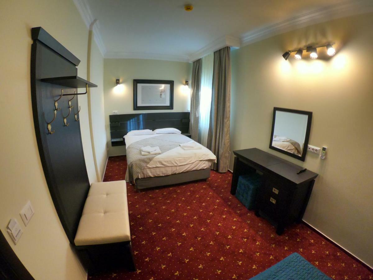 Casa Bucovineana Hotel ซูชาวา ภายนอก รูปภาพ