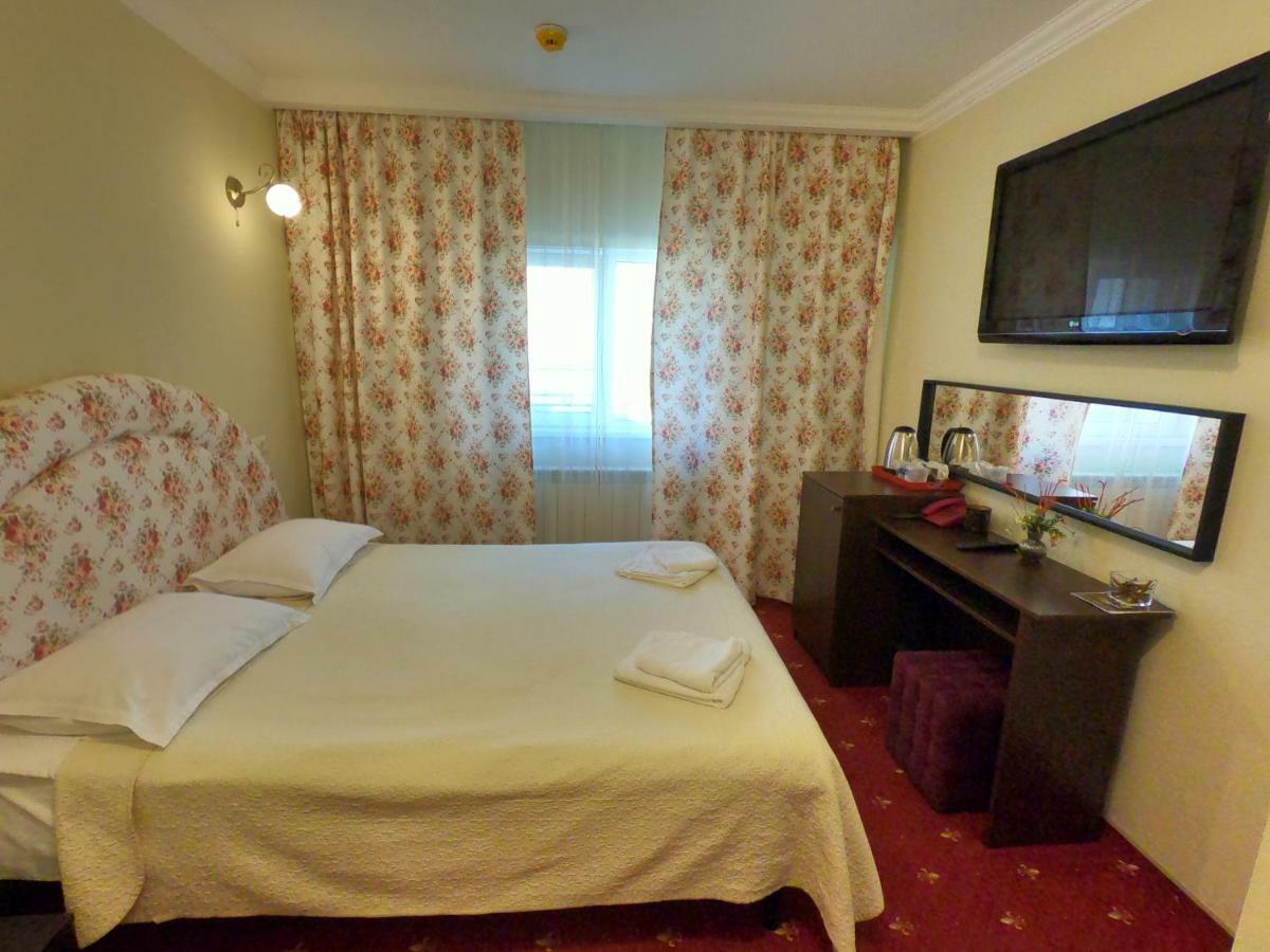 Casa Bucovineana Hotel ซูชาวา ภายนอก รูปภาพ